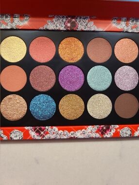 Pat McGrath Luminous Legends Mega Eyeshadow Palette